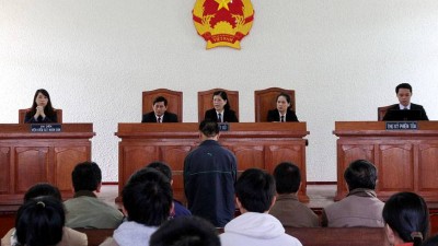 Bàn về nguyên đơn rút đơn khởi kiện tại cấp phúc thẩm theo khoản 1 Điều 299 BLTTDS năm 2015