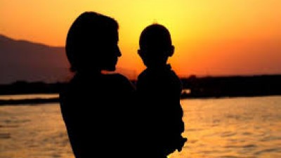 Trợ cấp xã hội đối với người đơn thân nghèo nuôi con?